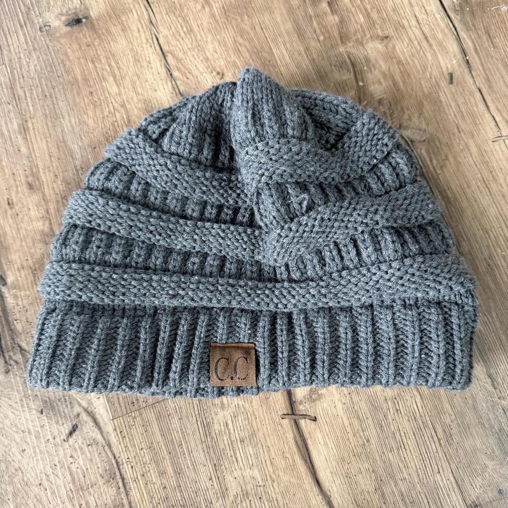 C.C Hat Beanie Fitted Womens One Size Gray Knit Slouchy Logo Ribbed Winter